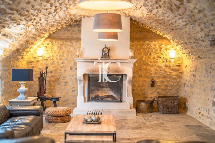 Image No.11-10 Bed House for sale