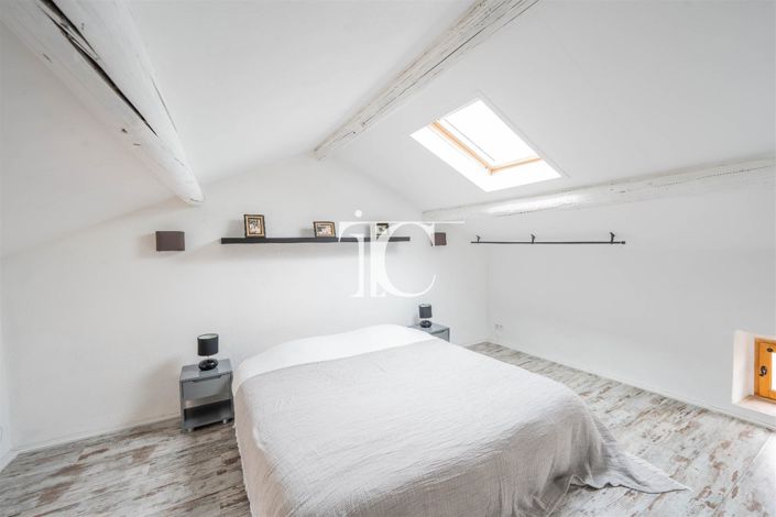 Image No.16-10 Bed House for sale