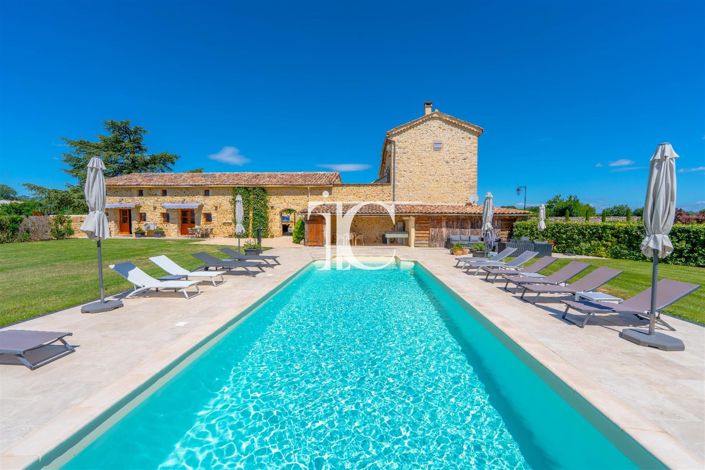 Image No.32-10 Bed House for sale