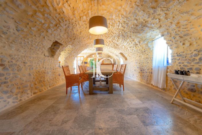 Image No.34-10 Bed House for sale