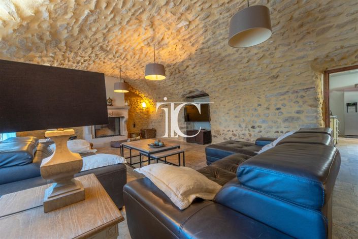 Image No.35-10 Bed House for sale