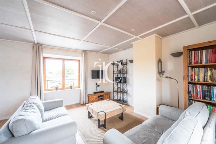 Image No.7-10 Bed House for sale