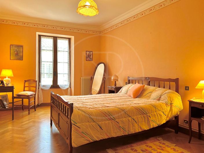 Image No.10-3 Bed House for sale