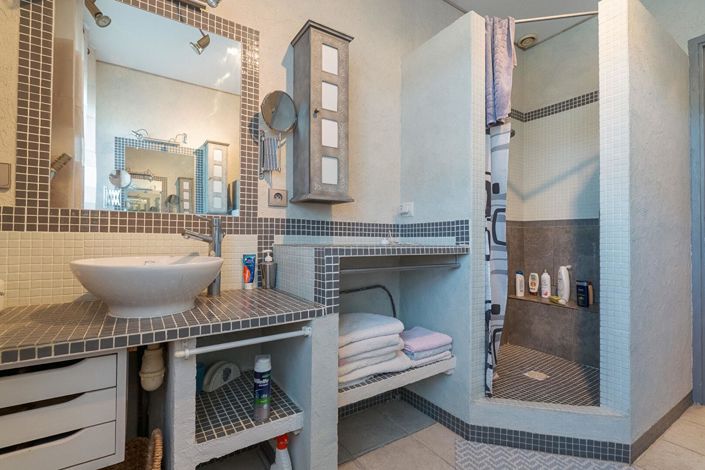 Image No.15-4 Bed House for sale