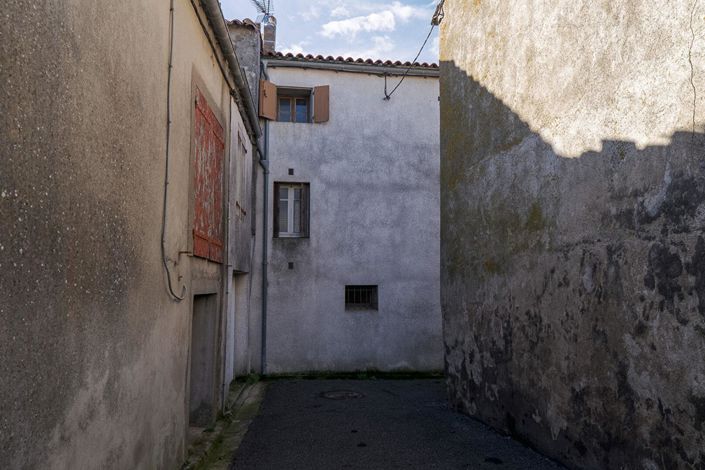 Image No.18-3 Bed House for sale