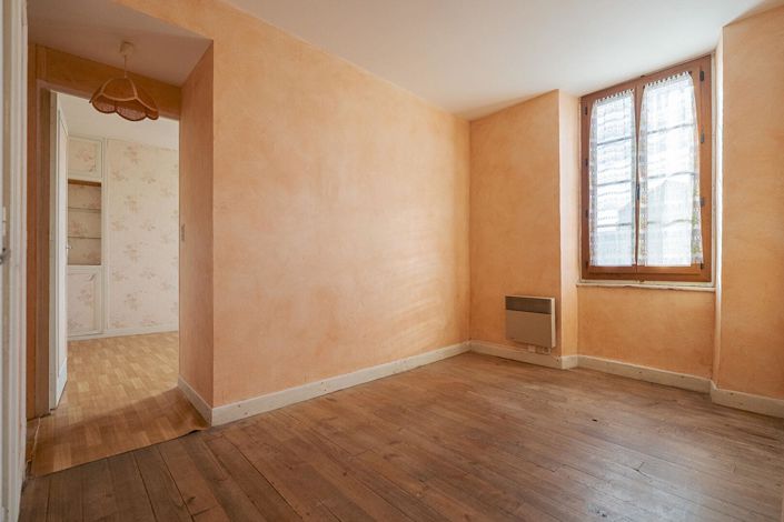 Image No.8-3 Bed House for sale