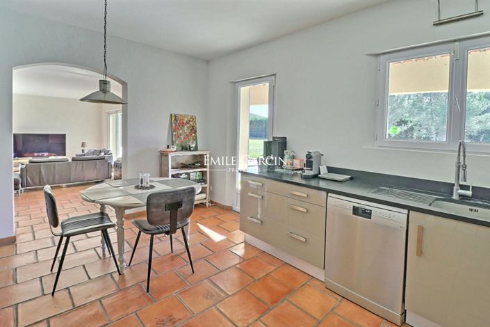 Image No.6-4 Bed House for sale