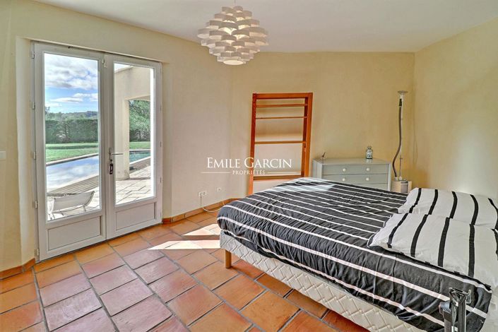 Image No.7-4 Bed House for sale