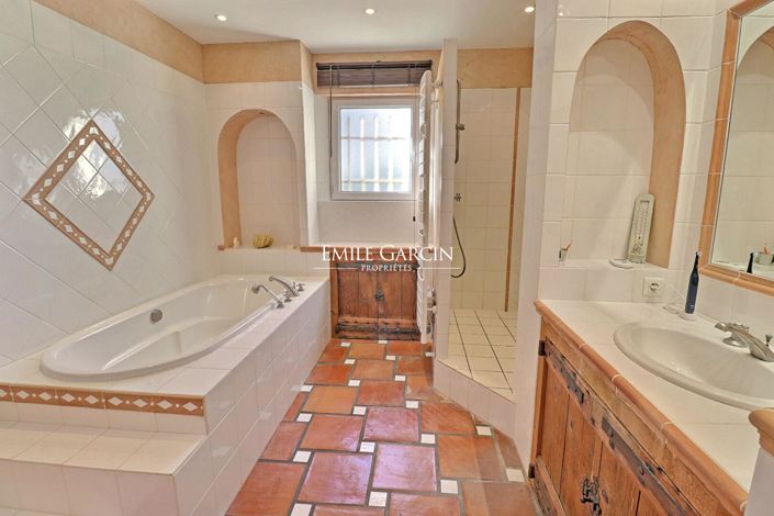 Image No.9-4 Bed House for sale