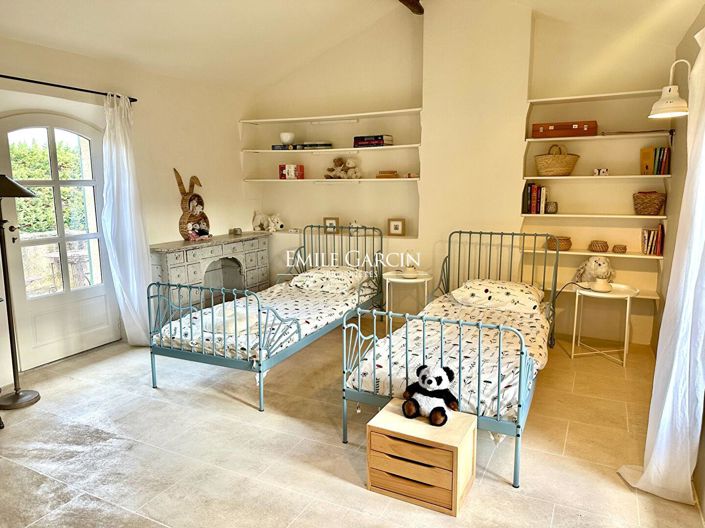 Image No.6-4 Bed House for sale