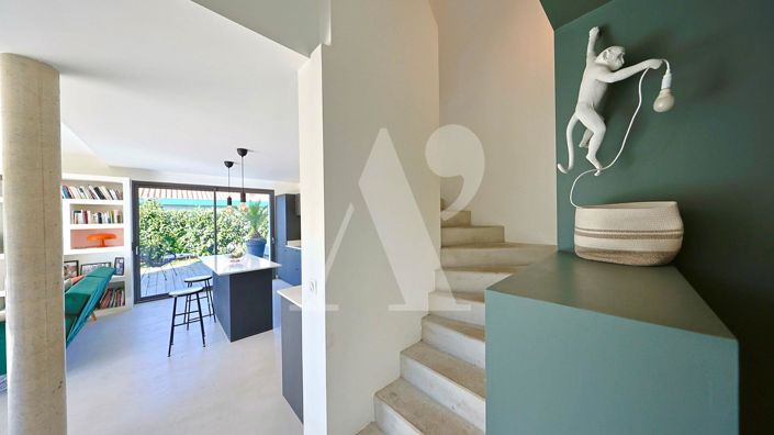 Image No.12-4 Bed House for sale