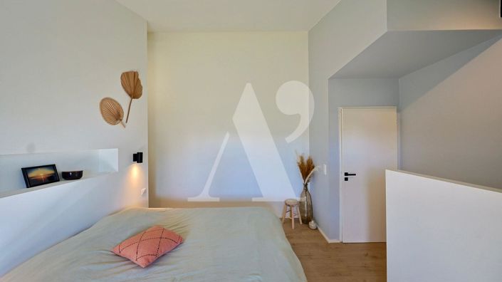 Image No.15-4 Bed House for sale