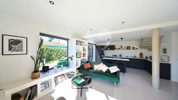 Image No.3-4 Bed House for sale