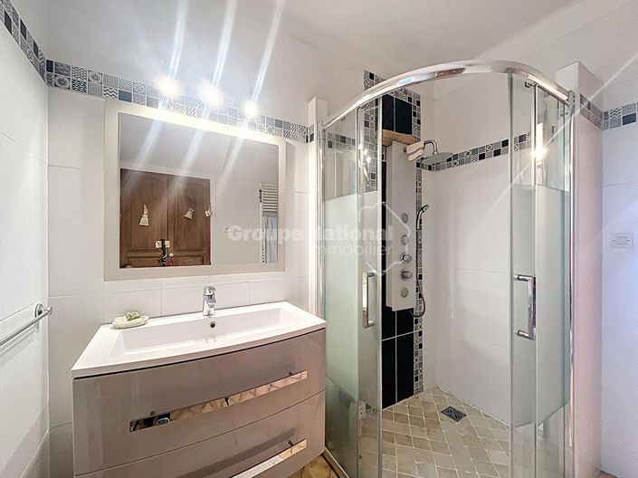 Image No.12-4 Bed Property for sale