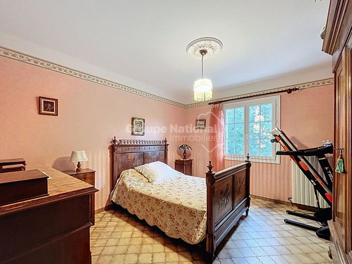 Image No.15-4 Bed Property for sale