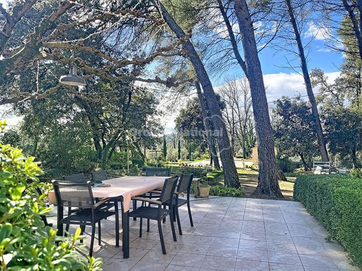 Image No.4-4 Bed Property for sale