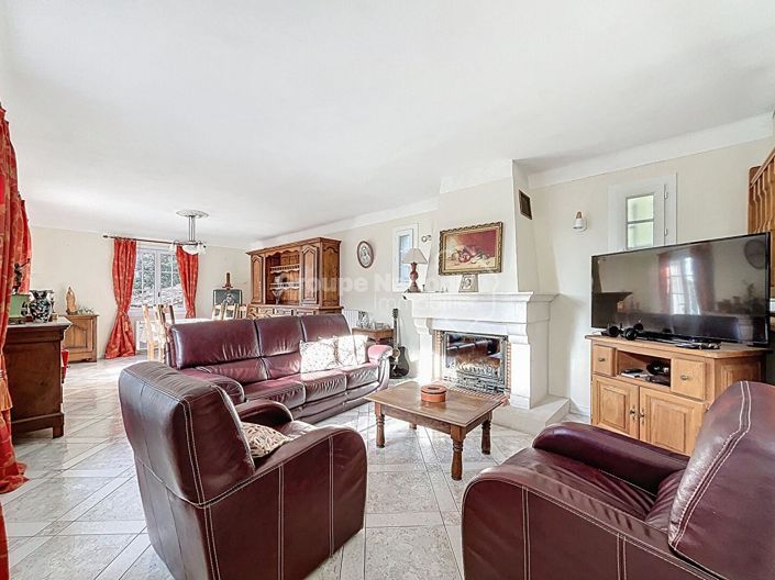 Image No.7-4 Bed Property for sale