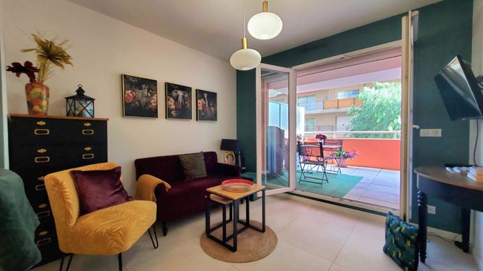 Image No.10-1 Bed Apartment for sale