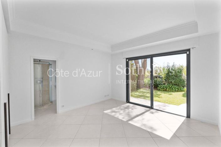 Image No.12-3 Bed House for sale