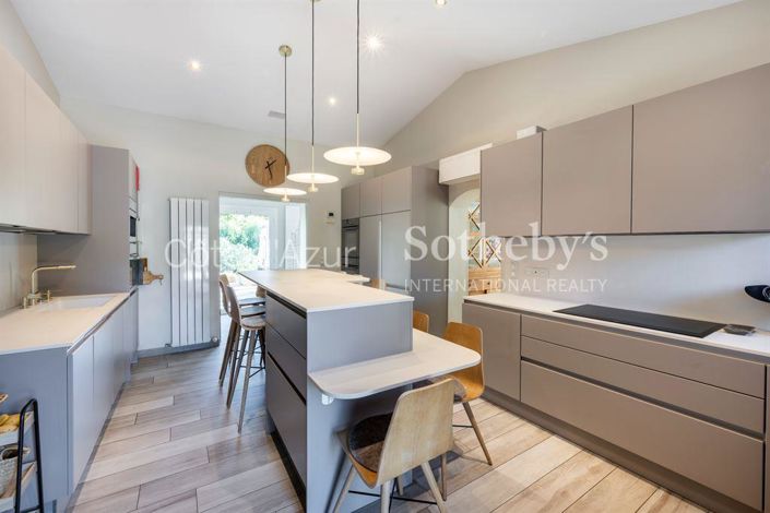 Image No.15-7 Bed House for sale