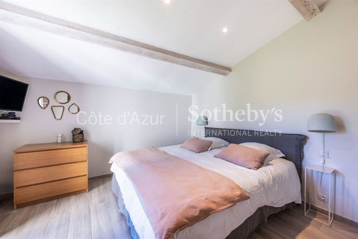 Image No.19-7 Bed House for sale