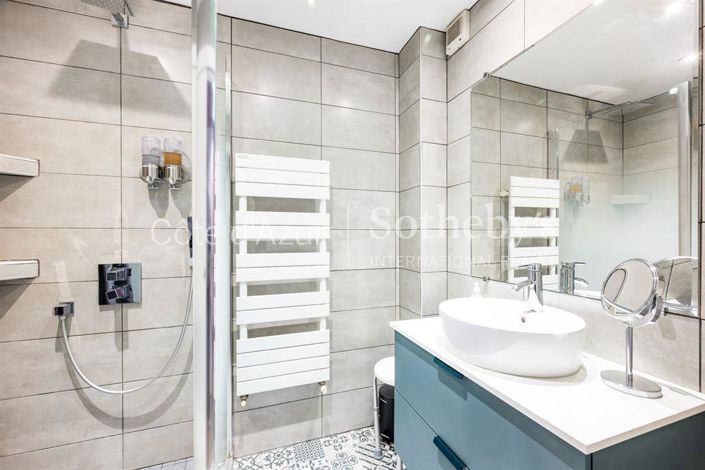 Image No.20-7 Bed House for sale