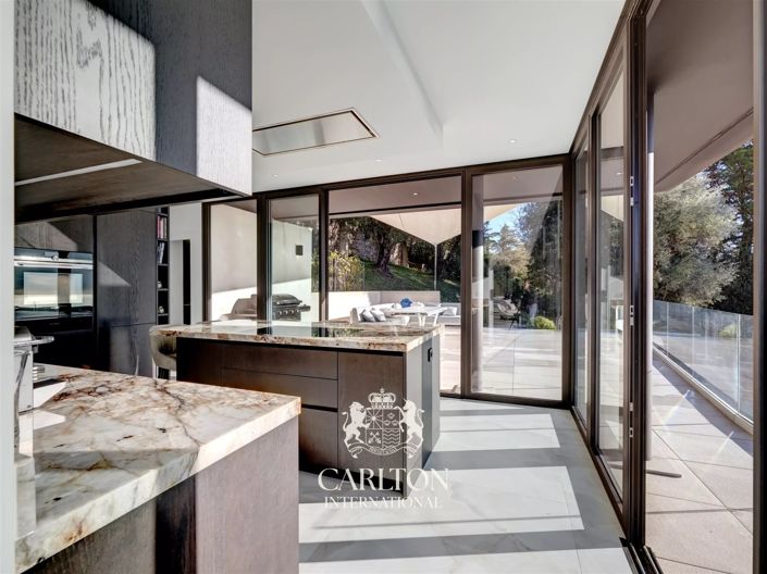 Image No.9-4 Bed House for sale