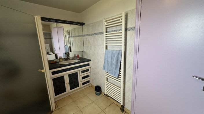 Image No.11-2 Bed House for sale