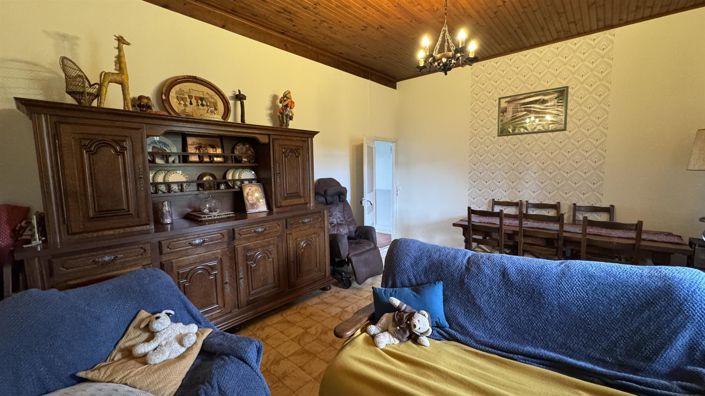 Image No.8-2 Bed House for sale