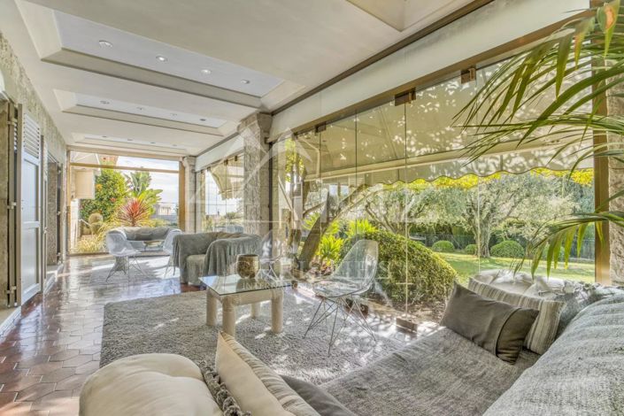 Image No.8-5 Bed House for sale