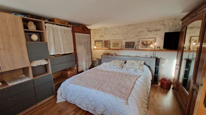 Image No.8-2 Bed House for sale