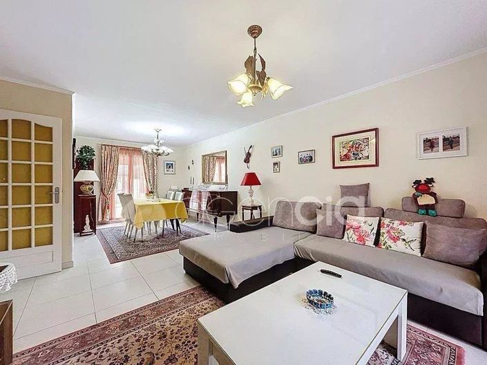 Image No.6-3 Bed House for sale