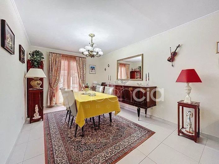 Image No.7-3 Bed House for sale