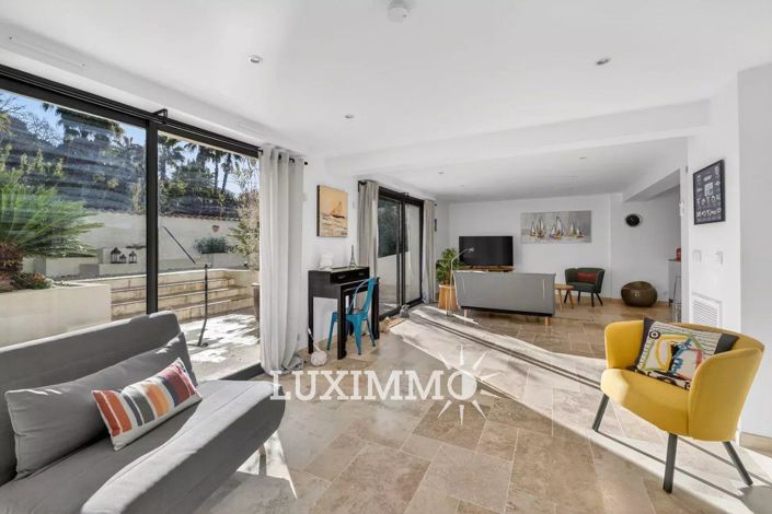 Image No.10-5 Bed House for sale