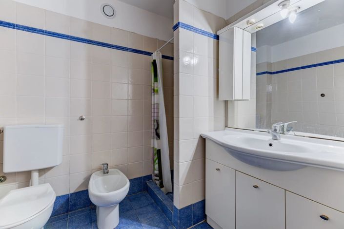 Image No.8-3 Bed House for sale