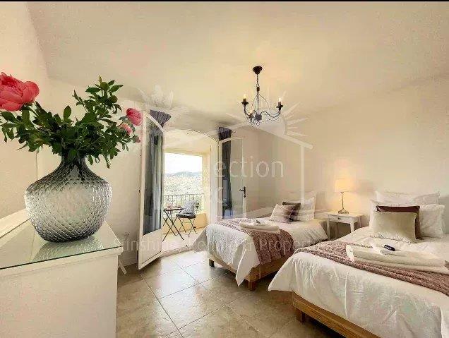 Image No.14-6 Bed House for sale