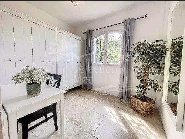 Image No.15-6 Bed House for sale