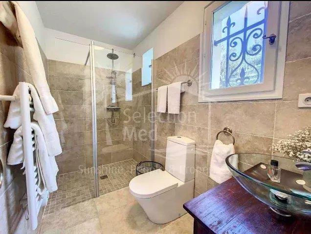 Image No.16-6 Bed House for sale