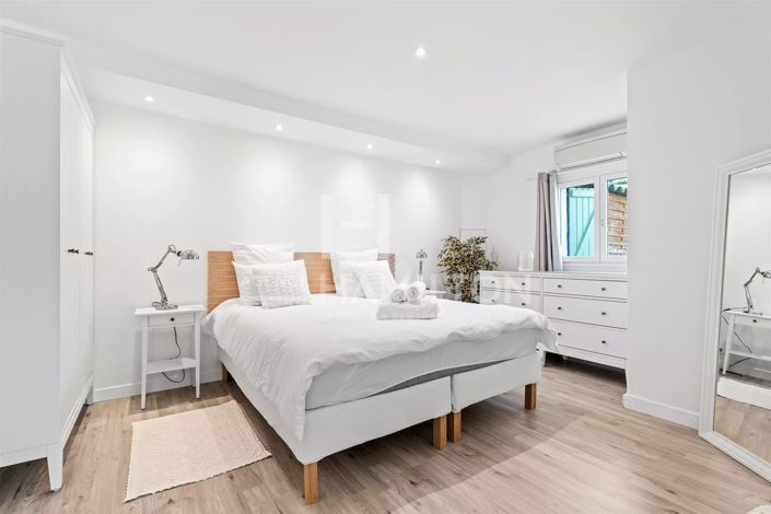 Image No.18-6 Bed House for sale