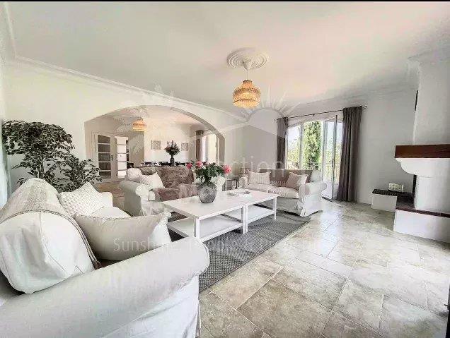 Image No.4-6 Bed House for sale