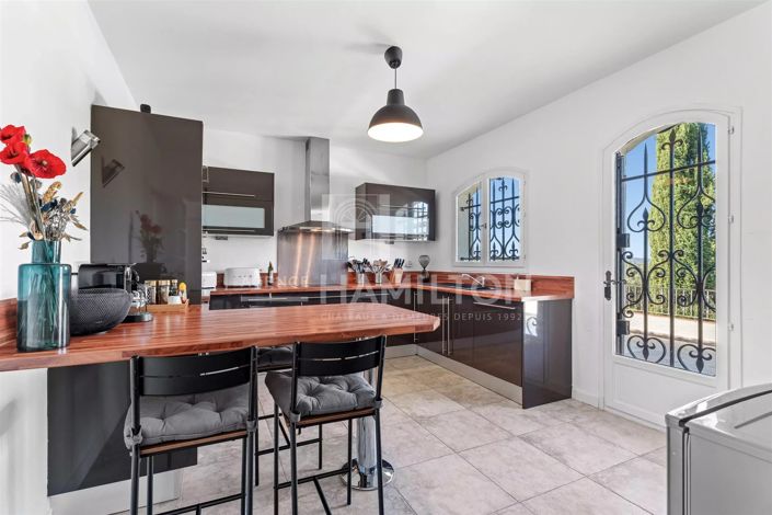 Image No.4-6 Bed House for sale