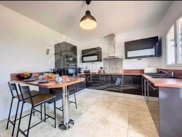 Image No.7-6 Bed House for sale