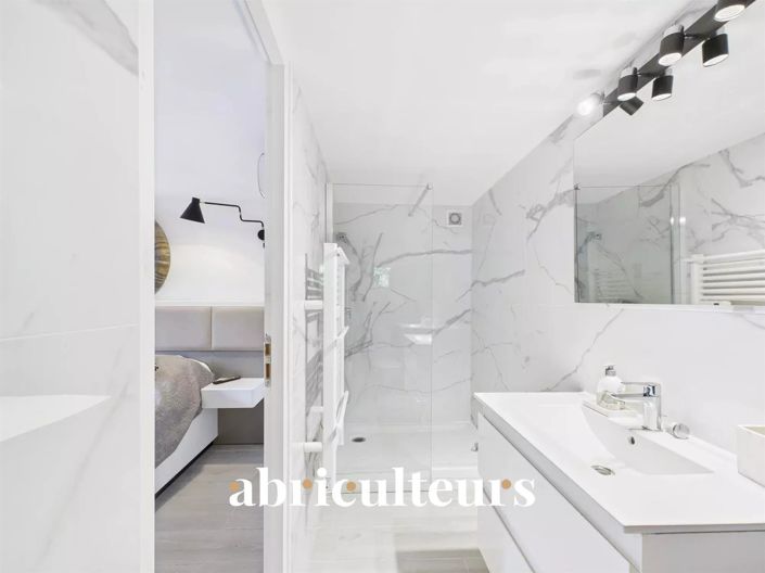 Image No.7-6 Bed House for sale