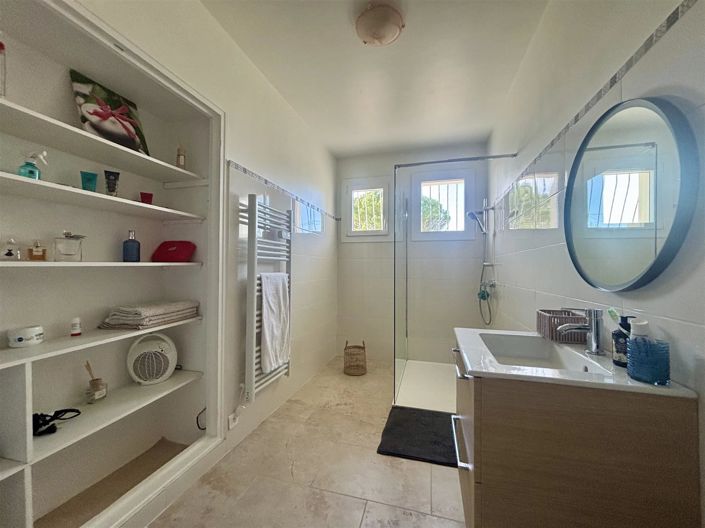 Image No.12-3 Bed House for sale