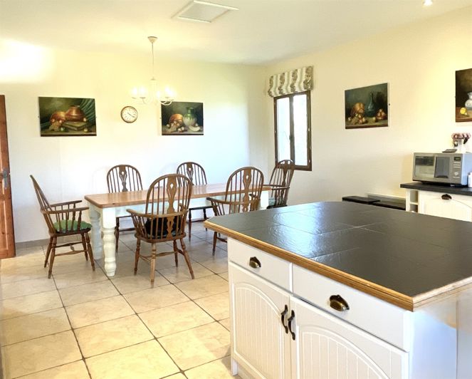 Image No.10-5 Bed House for sale