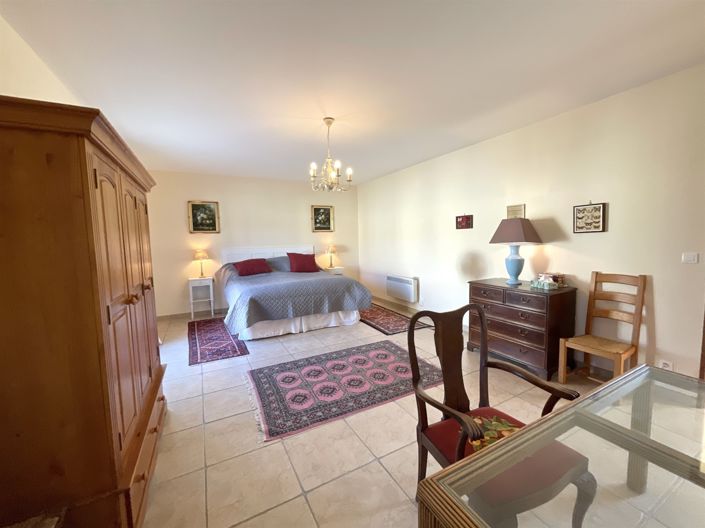 Image No.11-5 Bed House for sale