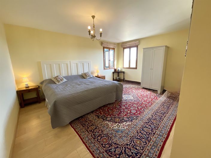 Image No.16-5 Bed House for sale