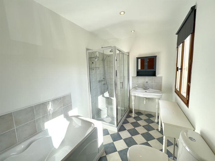 Image No.18-5 Bed House for sale