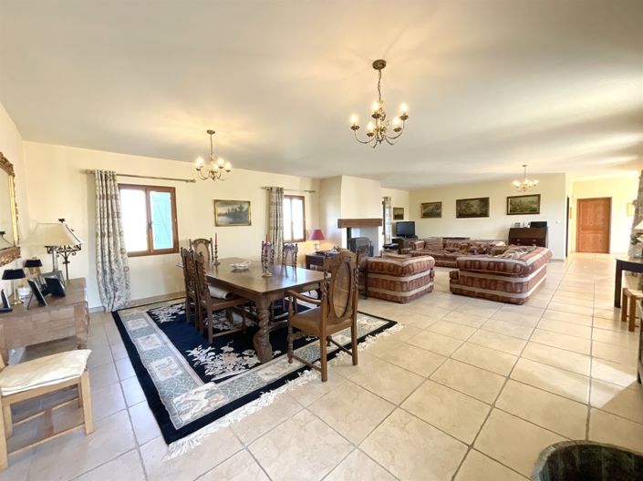 Image No.5-5 Bed House for sale