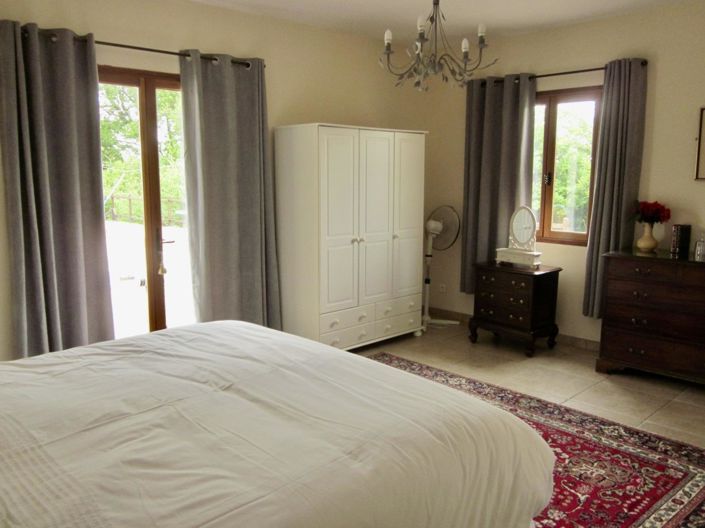 Image No.6-5 Bed House for sale